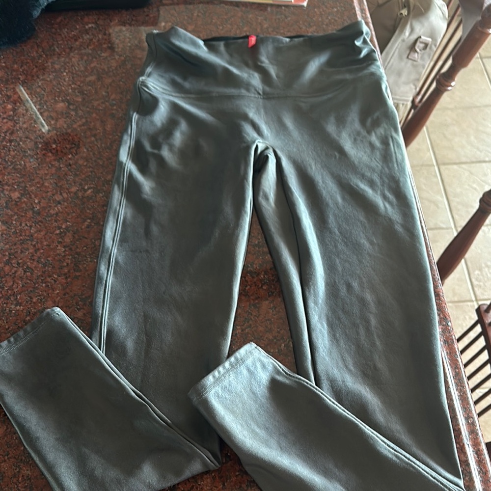 Spanks Leggings